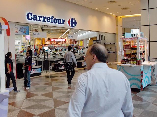 Carrefour Closes in Singapore